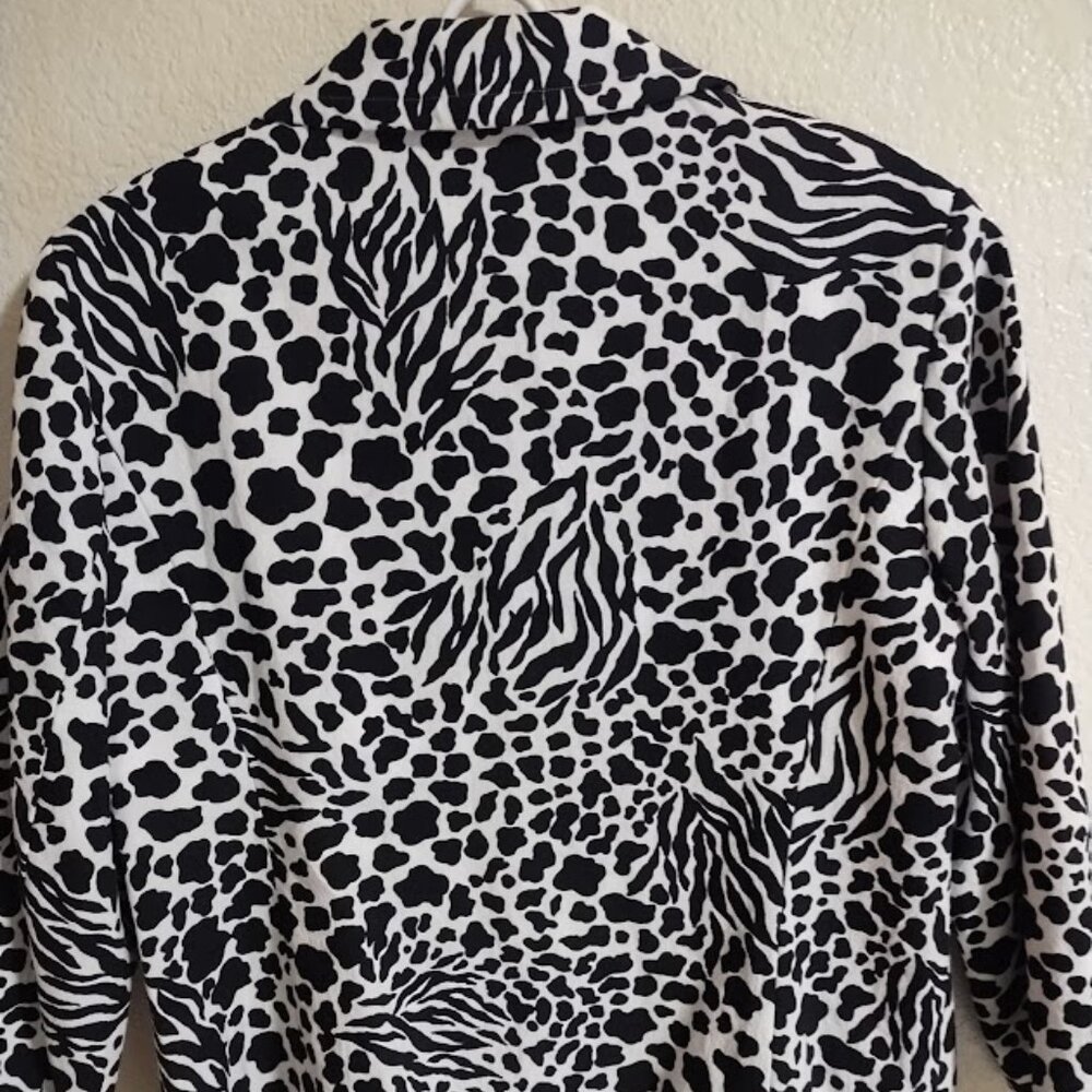 Chico's:  Beautiful Contrast Jacket! - Picture 2 of 3